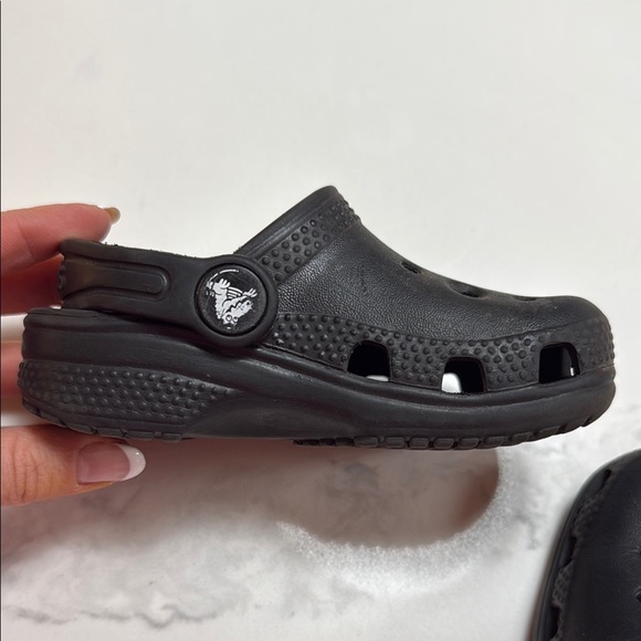Black Crocs - toddler - Picture 2 of 2